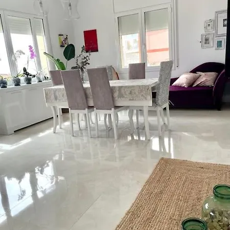 Cute And Comfortable -c&c-hutt-010593 タラゴナ